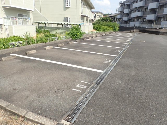 ルシアンⅡの駐車場