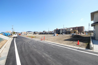 【前面道路含む現地写真】