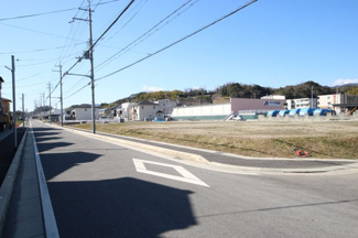 【前面道路含む現地写真】