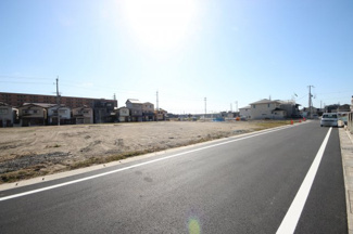 【前面道路含む現地写真】