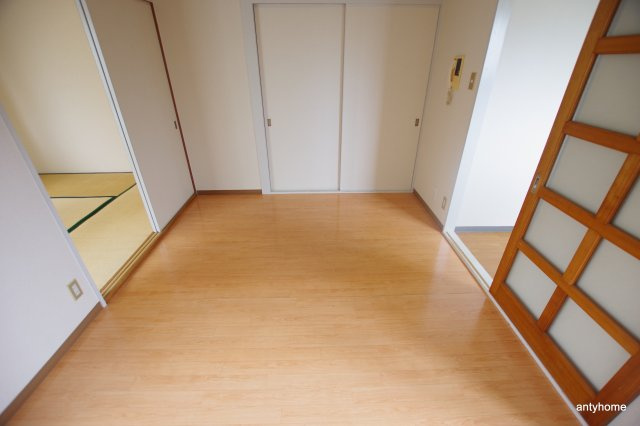 ベルメゾン高倉　仲介手数料無料の居間・リビング