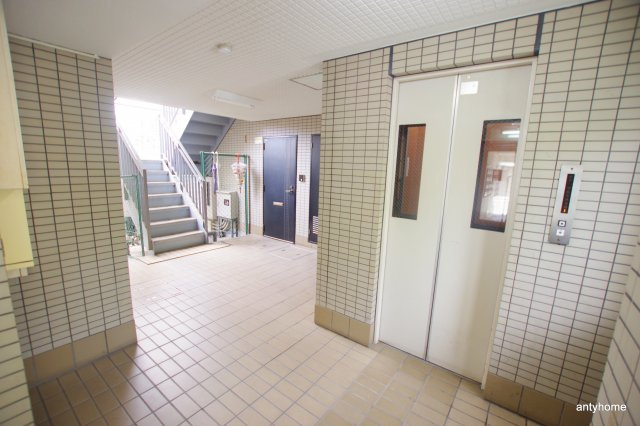 ベルメゾン高倉　仲介手数料無料のロビー