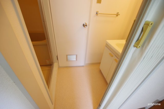 ベルメゾン高倉　仲介手数料無料の洗面所