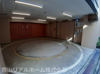 【駐車場】