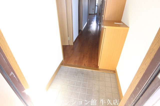 キャッスルタルイ弐番館の玄関