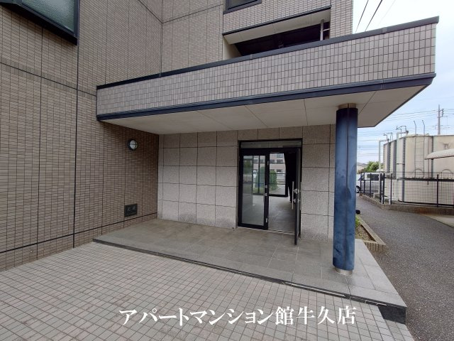 キャッスルタルイ弐番館のエントランス