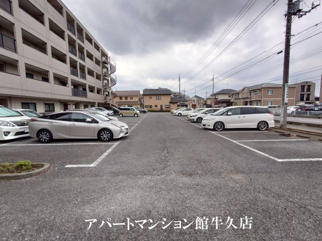 キャッスルタルイ弐番館の駐車場