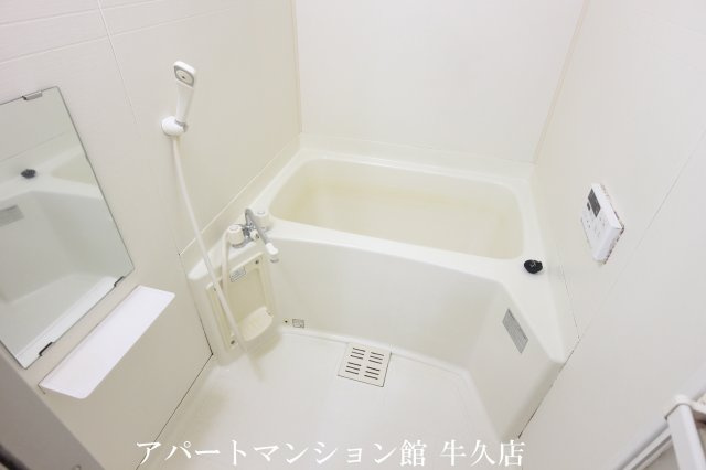 キャッスルタルイ弐番館の浴室