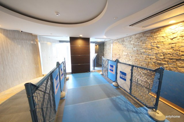 セレニテ梅田北プレミアム　仲介手数料無料のロビー