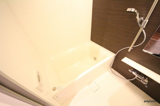 セレニテ梅田北プレミアム　仲介手数料無料の浴室