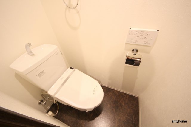 セレニテ梅田北プレミアム　仲介手数料無料のトイレ