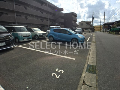 【駐車場】 | プレステージ２７ | 車をお持ちの方に嬉しい駐車場付きの物件です