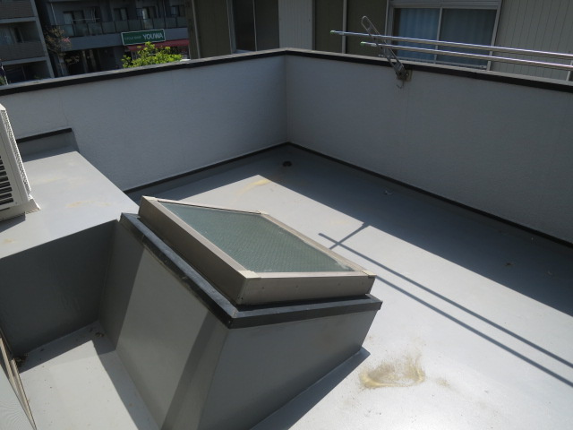 ミレ栄町貸家のバルコニー