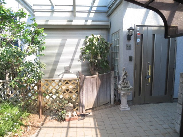 ミレ栄町貸家のエントランス