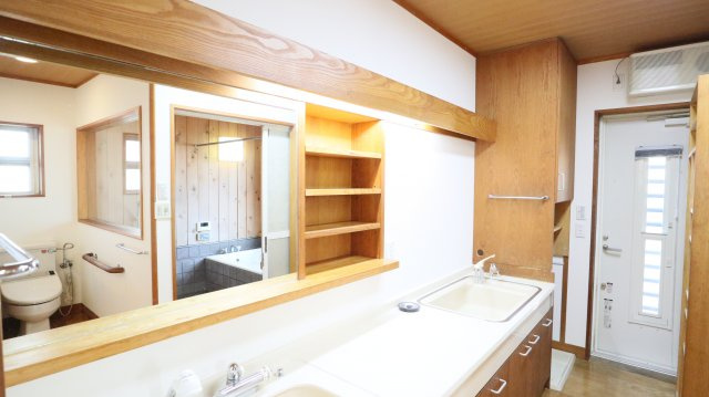 ミレ栄町貸家の洗面所