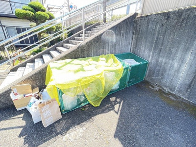 【その他共用部分】 | エステートアイⅤ | 敷地内ごみ置き場でごみ出しもらくらく～♪忙しい社会人さんや学生さんにもうってつけ！