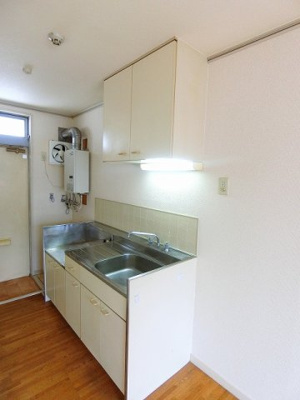 【キッチン】 | エステートアイⅤ | ガスコンロ設置可能のキッチンです☆ご自身でお好きなタイプのガスコンロをご用意いただけます！場所を取るお鍋やお皿もすっきり収納できます♪