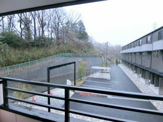 【展望】 | バルコニーからの眺望です♪目の前は駐車場になっていて視界を遮る建物がありません☆