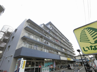 【外観】 | 家族と会話が弾む対面キッチン採用。暮らしやすさと機能性が調和したベーシックな3LDK♪