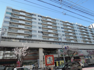 【外観】 | 京浜東北線「桜木町」駅徒歩5分と好立地！
棟内には生活に便利な複合商業施設「ちえるる野毛」ございます。