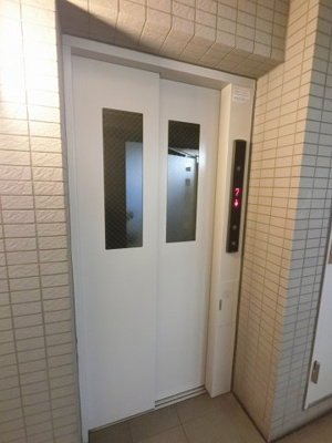 【その他共用部分】 | 綱島南パーク・ホームズ弐番館 | お買い物時やベビーカーの出し入れに便利なエレベーター付。