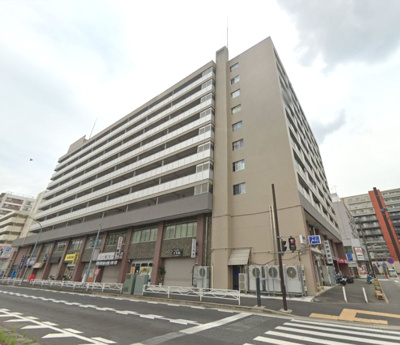 【外観】 | 根岸駅前ビル | 家族と会話が弾む対面キッチン採用
女性に人気、収納力のあるシューズインクローゼット設置♪