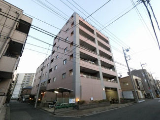 【外観】 | JR・私鉄各線「横浜」駅ほぼ平坦徒歩15分、相鉄本線「平沼橋」駅徒歩11分と好立地。