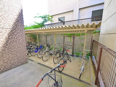 コーポひろおかのその他共用部分|駐車場です