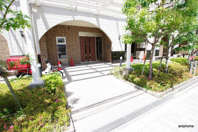 グレンパーク梅田北　仲介手数料無料のエントランス