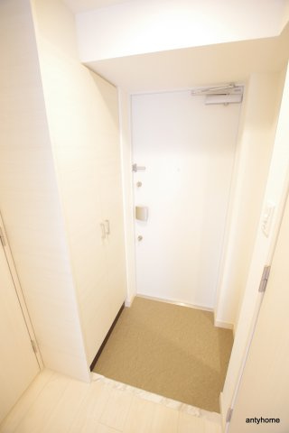 アドバンス大阪フェリシア　仲介手数料無料の玄関