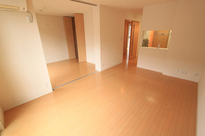 【居間・リビング】 | シャーメゾン秋山Ｂ | 使いやすいリビングです