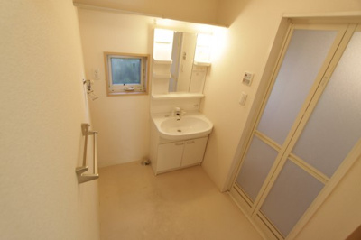 【洗面所】 | シャーメゾン秋山Ｂ | スペースが確保できる洗面所です