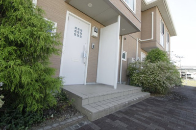 【エントランス】 | シャーメゾン秋山Ｂ