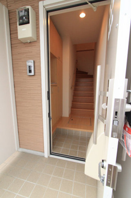 【玄関】 | シャーメゾン秋山Ｂ | ゆったりとした玄関です