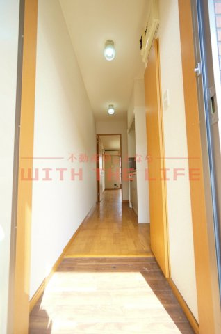 アムール松福園【キャッシュバック対象物件】の玄関|明るい玄関です