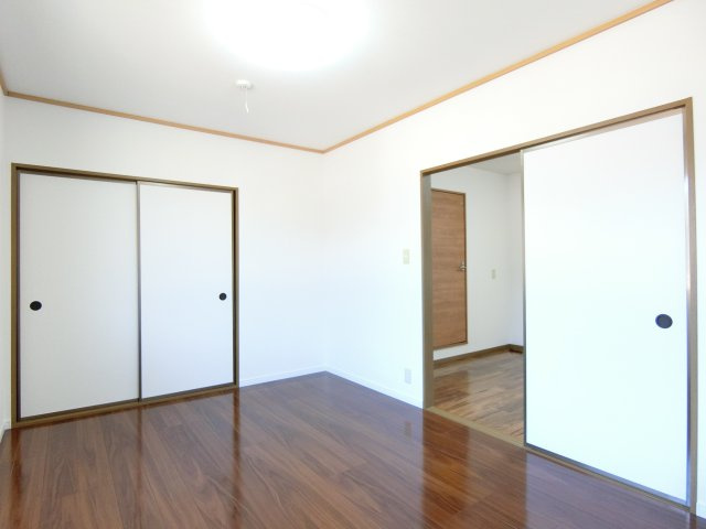 サン・ルミエールD棟の洋室