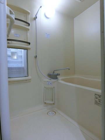 サン・ルミエールD棟の浴室