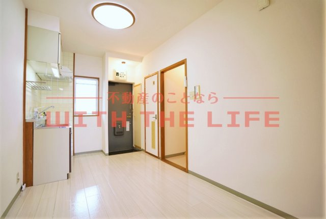 プライマリー花畑駅西【キャッシュバック対象】の内装|明るい室内です