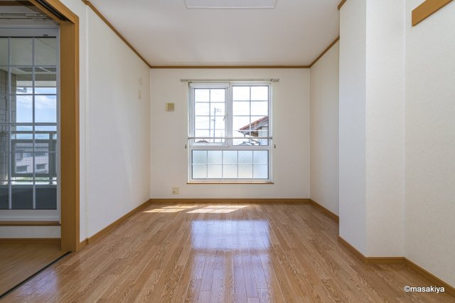 サラミタージュの洋室