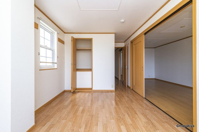 サラミタージュの洋室