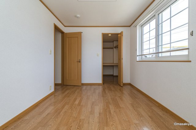 サラミタージュの洋室