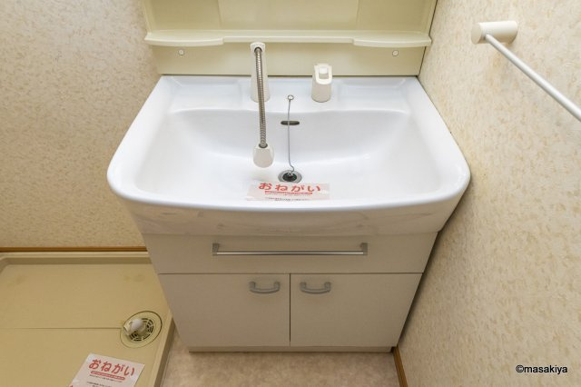 サラミタージュの洗面所|洗面・脱衣　シャンプードレッサー付き。