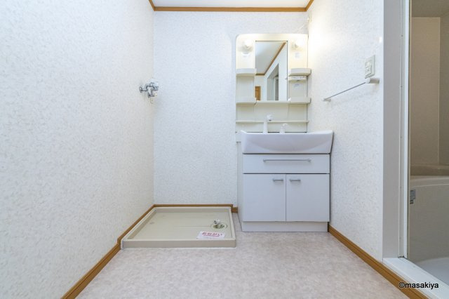 サラミタージュの洗面所|洗面・脱衣　シャンプードレッサー付き。