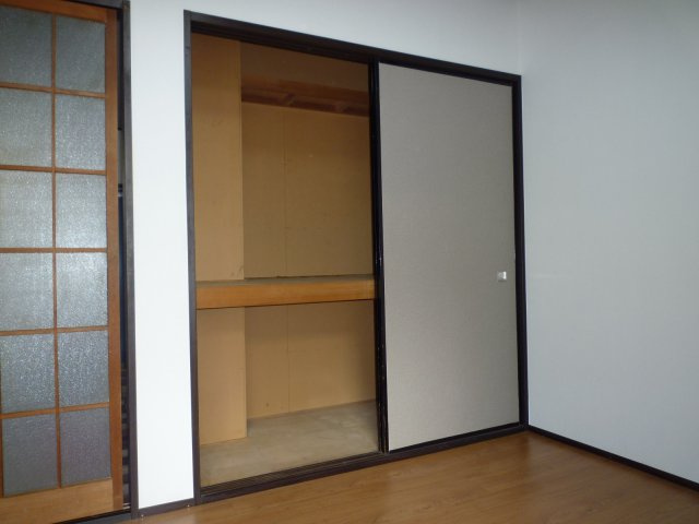 【収納】 | ロワール | たっぷり収納できる押入れ
