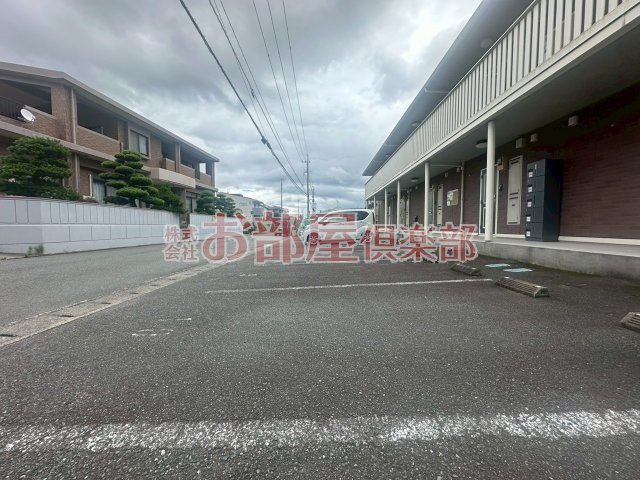 オリーヴァ東合川の駐車場
