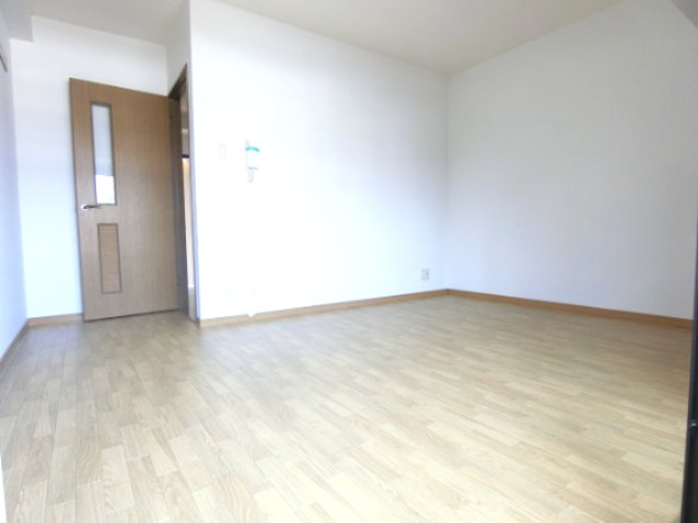ルミエールＳの洋室|同マンション別部屋写真