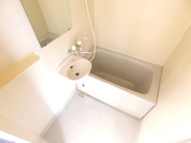 ルミエールＳの浴室|同マンション別部屋写真