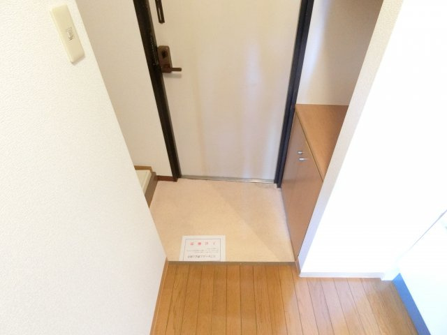 ルミエールＳの玄関