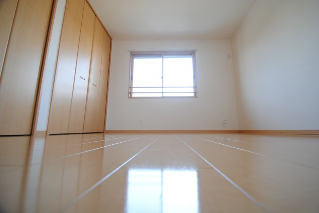 K・ブロッサムの洋室|個人の部屋や寝室として使える洋室です