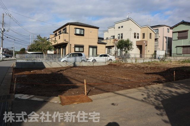 八千代市大和田　売地　更地　東南角地の前面道路含む現地写真|東南角地